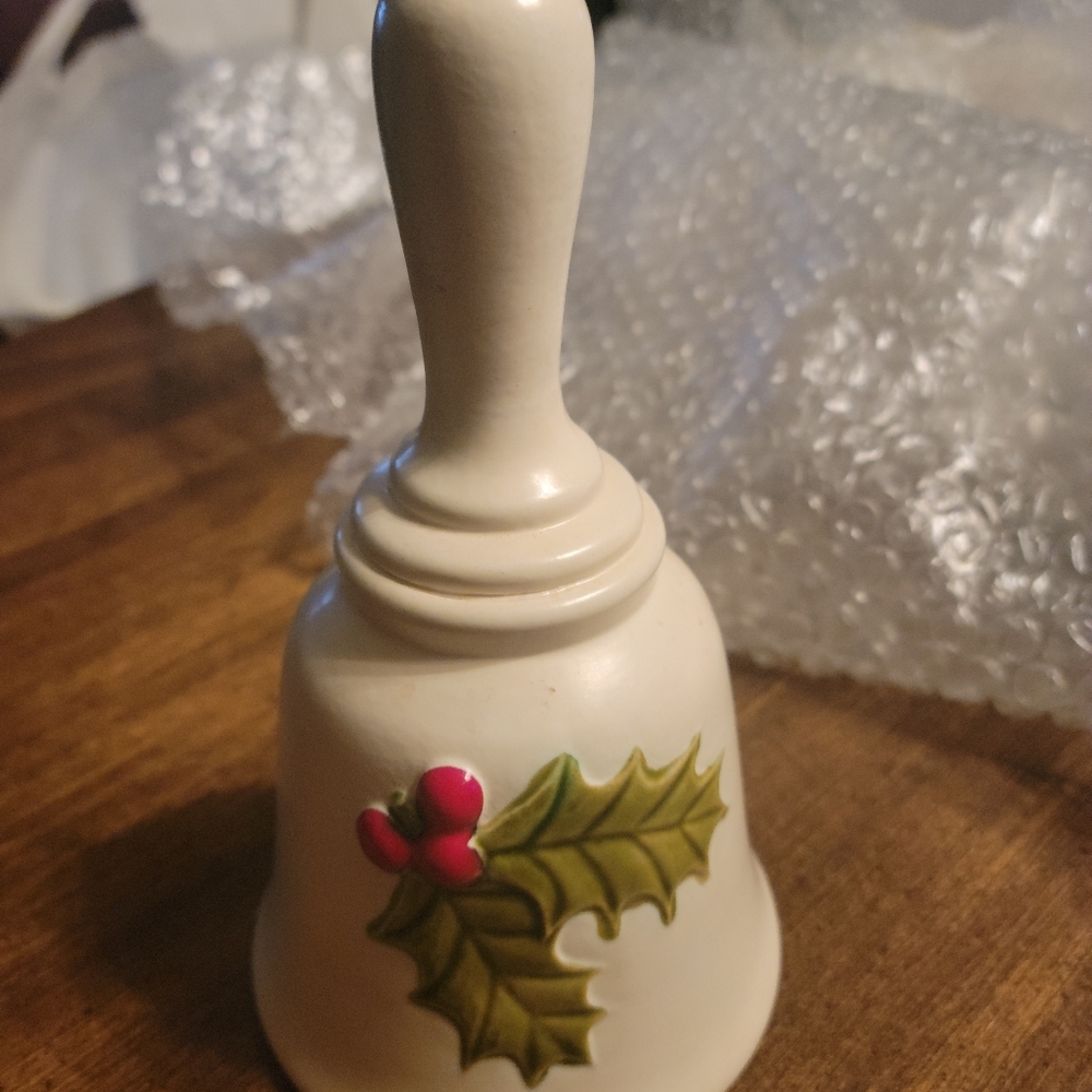 VINTAGE CERAMIC BELL - Picture 3 of 5